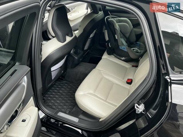 Черный Вольво С90, объемом двигателя 2 л и пробегом 73 тыс. км за 33500 $, фото 11 на Automoto.ua