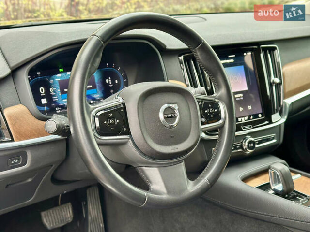 Черный Вольво С90, объемом двигателя 1.97 л и пробегом 121 тыс. км за 33490 $, фото 23 на Automoto.ua