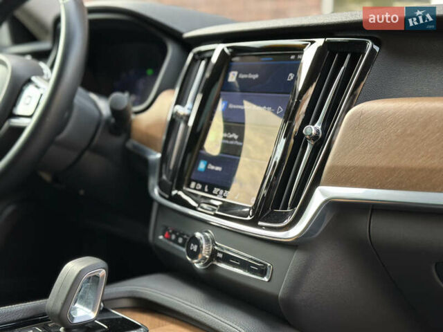 Черный Вольво С90, объемом двигателя 1.97 л и пробегом 121 тыс. км за 33490 $, фото 29 на Automoto.ua