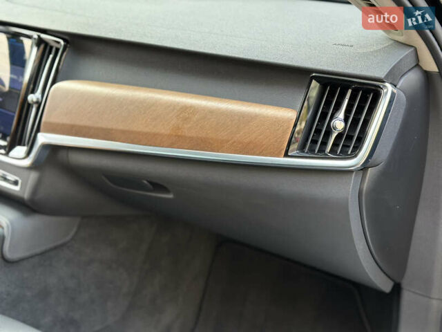 Черный Вольво С90, объемом двигателя 1.97 л и пробегом 121 тыс. км за 33490 $, фото 27 на Automoto.ua