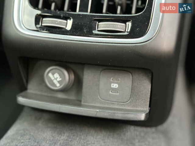 Черный Вольво С90, объемом двигателя 1.97 л и пробегом 121 тыс. км за 33490 $, фото 39 на Automoto.ua