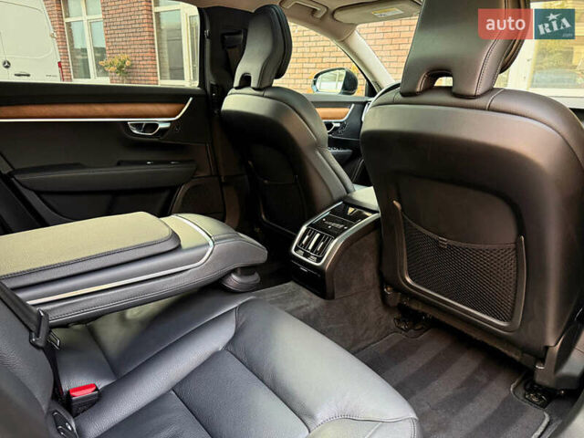 Черный Вольво С90, объемом двигателя 1.97 л и пробегом 120 тыс. км за 33990 $, фото 37 на Automoto.ua