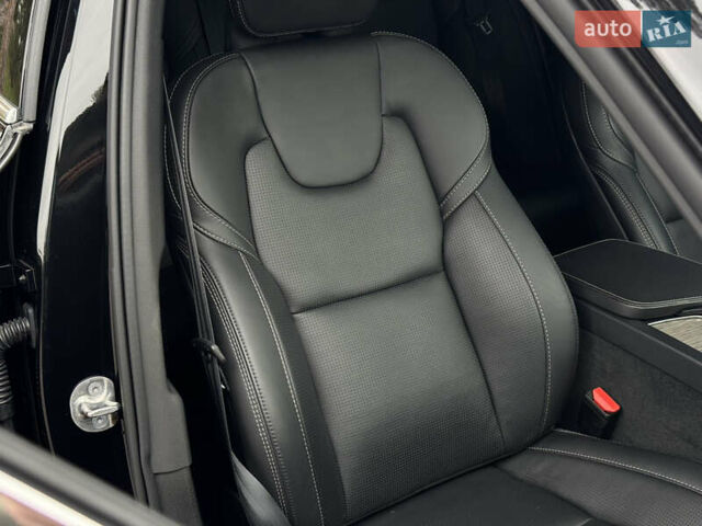 Черный Вольво С90, объемом двигателя 2 л и пробегом 19 тыс. км за 50950 $, фото 55 на Automoto.ua