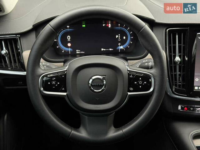 Черный Вольво С90, объемом двигателя 2 л и пробегом 19 тыс. км за 50950 $, фото 36 на Automoto.ua