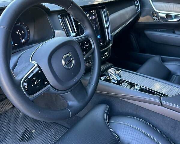 Черный Вольво С90, объемом двигателя 1.97 л и пробегом 14 тыс. км за 51300 $, фото 4 на Automoto.ua