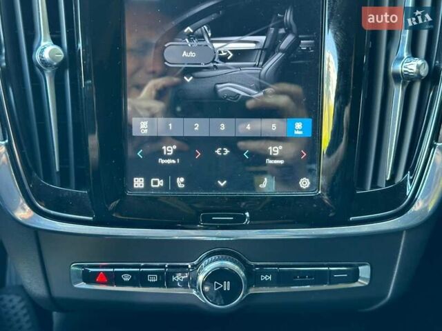 Черный Вольво С90, объемом двигателя 1.97 л и пробегом 17 тыс. км за 50500 $, фото 14 на Automoto.ua