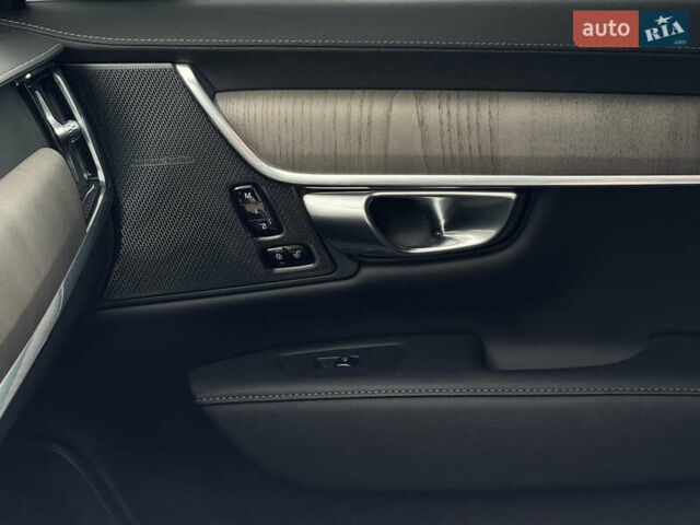 Черный Вольво С90, объемом двигателя 2 л и пробегом 19 тыс. км за 50950 $, фото 51 на Automoto.ua