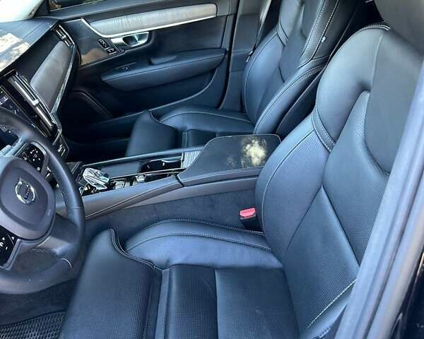 Черный Вольво С90, объемом двигателя 1.97 л и пробегом 17 тыс. км за 50500 $, фото 3 на Automoto.ua