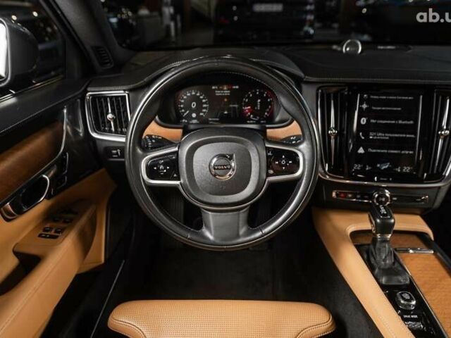 Вольво С90, объемом двигателя 2 л и пробегом 125 тыс. км за 26900 $, фото 1 на Automoto.ua