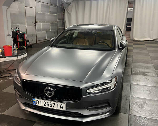 Вольво С90, объемом двигателя 2 л и пробегом 40 тыс. км за 29000 $, фото 1 на Automoto.ua