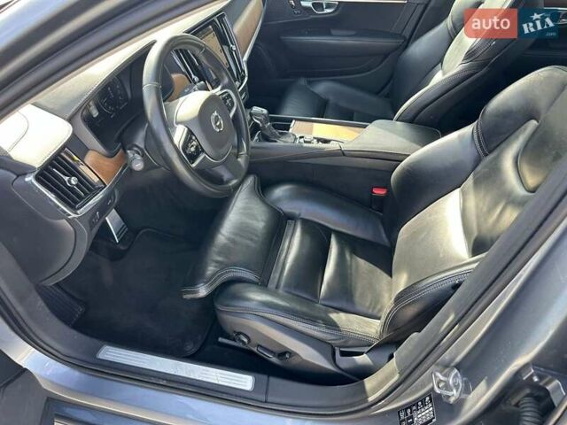 Вольво С90, объемом двигателя 1.97 л и пробегом 230 тыс. км за 18999 $, фото 33 на Automoto.ua