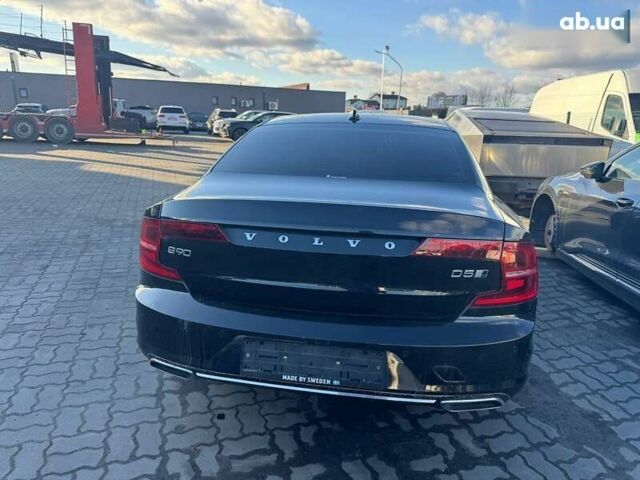 Вольво С90, объемом двигателя 2 л и пробегом 88 тыс. км за 16900 $, фото 2 на Automoto.ua