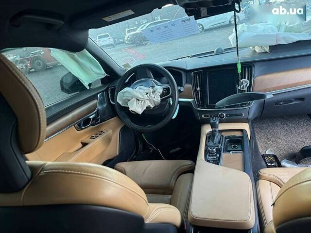 Вольво С90, объемом двигателя 2 л и пробегом 88 тыс. км за 16900 $, фото 9 на Automoto.ua