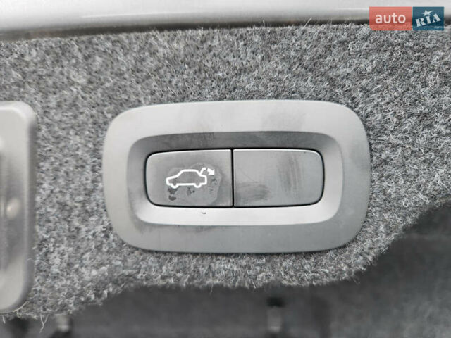 Серый Вольво С90, объемом двигателя 1.97 л и пробегом 196 тыс. км за 24500 $, фото 6 на Automoto.ua