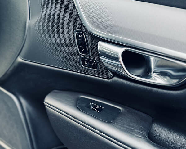 Сірий Вольво S90, об'ємом двигуна 1.97 л та пробігом 258 тис. км за 21200 $, фото 20 на Automoto.ua