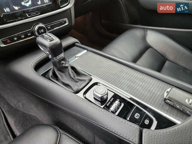 Серый Вольво С90, объемом двигателя 1.97 л и пробегом 196 тыс. км за 24500 $, фото 30 на Automoto.ua