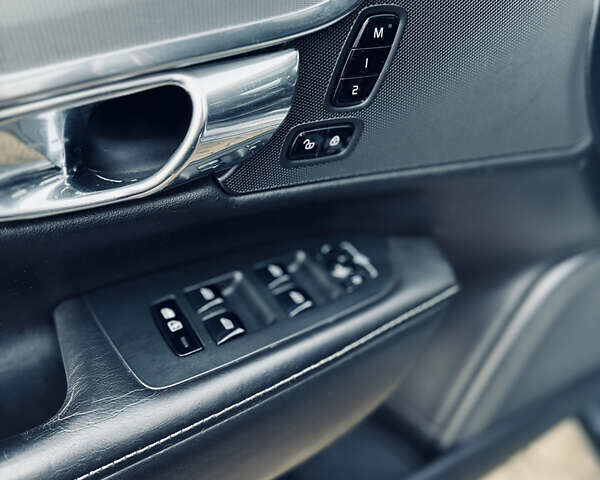 Сірий Вольво S90, об'ємом двигуна 1.97 л та пробігом 258 тис. км за 21200 $, фото 22 на Automoto.ua