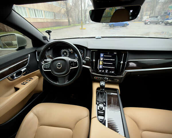 Серый Вольво С90, объемом двигателя 1.97 л и пробегом 91 тыс. км за 23000 $, фото 41 на Automoto.ua