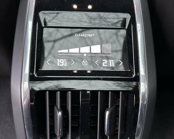Сірий Вольво S90, об'ємом двигуна 2 л та пробігом 100 тис. км за 25000 $, фото 69 на Automoto.ua
