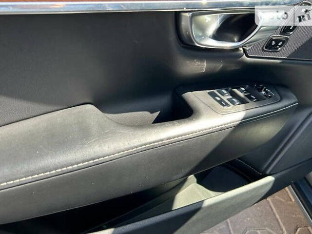 Сірий Вольво S90, об'ємом двигуна 1.97 л та пробігом 189 тис. км за 28800 $, фото 7 на Automoto.ua
