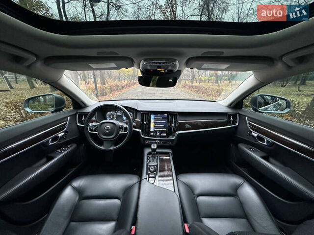 Сірий Вольво S90, об'ємом двигуна 2 л та пробігом 100 тис. км за 25000 $, фото 1 на Automoto.ua