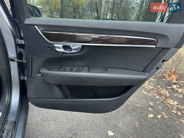 Сірий Вольво S90, об'ємом двигуна 2 л та пробігом 100 тис. км за 25000 $, фото 54 на Automoto.ua
