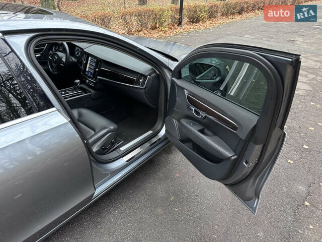 Сірий Вольво S90, об'ємом двигуна 2 л та пробігом 100 тис. км за 25000 $, фото 63 на Automoto.ua