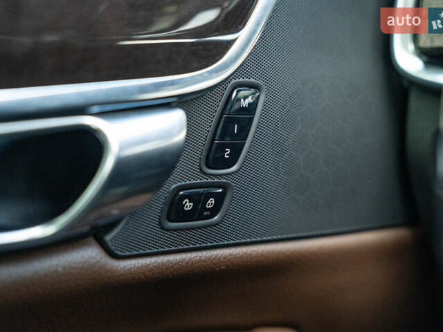 Вольво С90 2017 в Черновцах на Automoto.ua Серый Вольво С90, объемом двигателя 1.97 л и пробегом 189 тыс. км за 26900 $, фото 20 на Automoto.ua