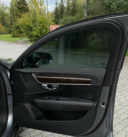 Сірий Вольво S90, об'ємом двигуна 2 л та пробігом 121 тис. км за 22000 $, фото 11 на Automoto.ua