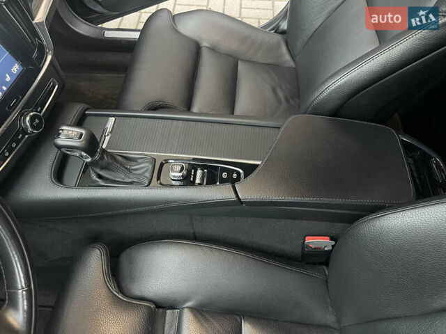 Серый Вольво С90, объемом двигателя 1.97 л и пробегом 398 тыс. км за 16800 $, фото 29 на Automoto.ua