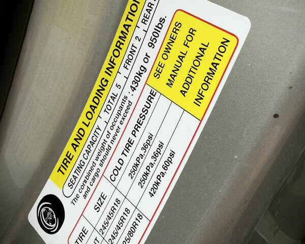 Серый Вольво С90, объемом двигателя 1.97 л и пробегом 91 тыс. км за 23000 $, фото 75 на Automoto.ua