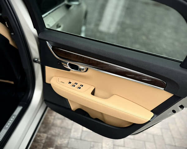 Серый Вольво С90, объемом двигателя 1.97 л и пробегом 91 тыс. км за 23000 $, фото 37 на Automoto.ua