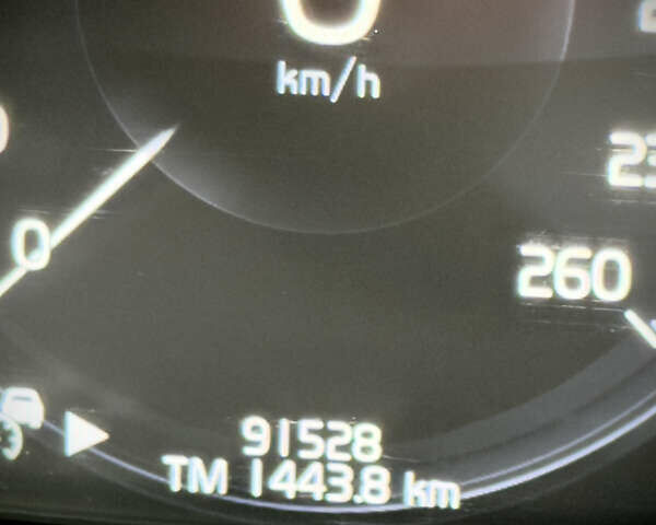 Серый Вольво С90, объемом двигателя 1.97 л и пробегом 91 тыс. км за 23000 $, фото 71 на Automoto.ua