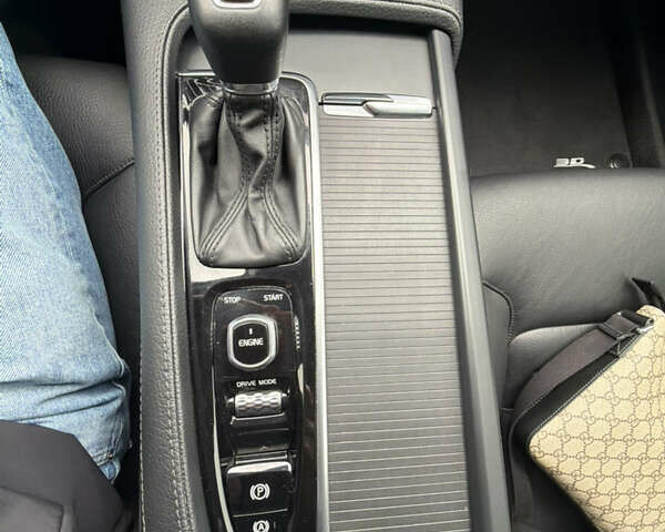 Сірий Вольво S90, об'ємом двигуна 1.97 л та пробігом 170 тис. км за 19500 $, фото 60 на Automoto.ua