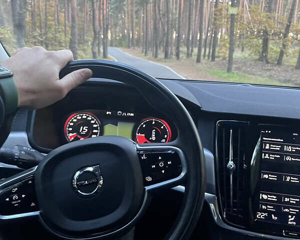 Серый Вольво С90, объемом двигателя 1.97 л и пробегом 230 тыс. км за 24000 $, фото 6 на Automoto.ua