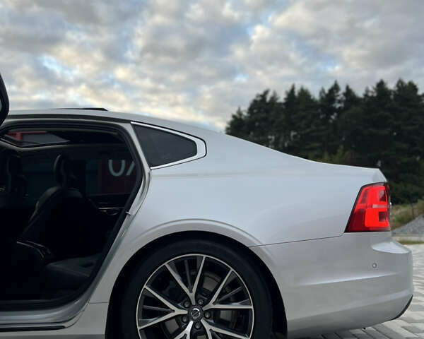 Сірий Вольво S90, об'ємом двигуна 2 л та пробігом 148 тис. км за 18999 $, фото 11 на Automoto.ua