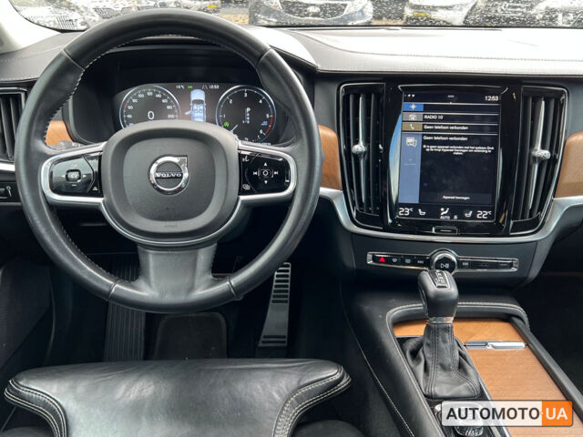 Сірий Вольво S90, об'ємом двигуна 2 л та пробігом 330 тис. км за 25000 $, фото 13 на Automoto.ua