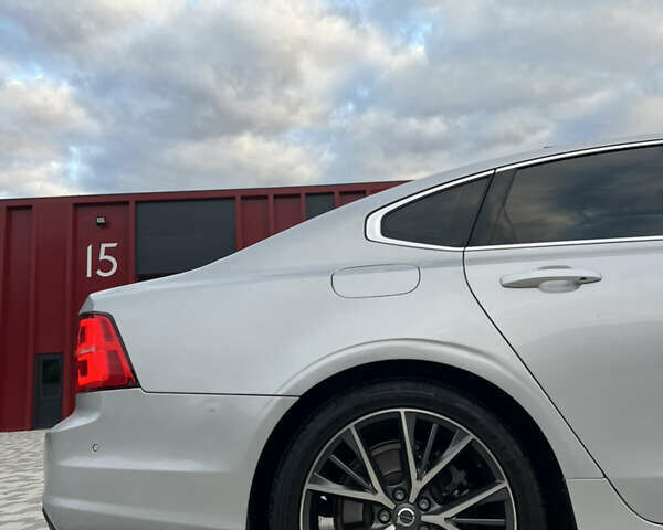 Сірий Вольво S90, об'ємом двигуна 2 л та пробігом 148 тис. км за 18999 $, фото 14 на Automoto.ua