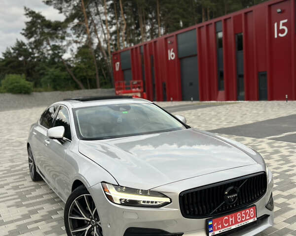 Сірий Вольво S90, об'ємом двигуна 2 л та пробігом 148 тис. км за 18999 $, фото 1 на Automoto.ua