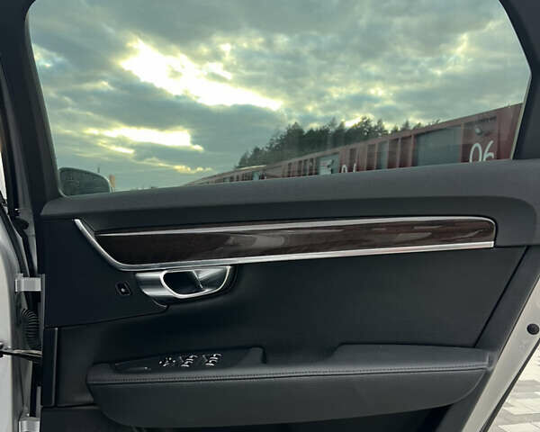 Сірий Вольво S90, об'ємом двигуна 2 л та пробігом 148 тис. км за 18999 $, фото 42 на Automoto.ua