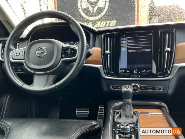 Сірий Вольво S90, об'ємом двигуна 2 л та пробігом 330 тис. км за 25000 $, фото 14 на Automoto.ua