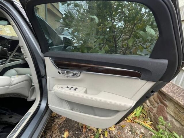 Серый Вольво С90, объемом двигателя 2 л и пробегом 104 тыс. км за 14000 $, фото 3 на Automoto.ua