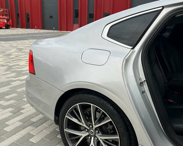 Сірий Вольво S90, об'ємом двигуна 2 л та пробігом 148 тис. км за 18999 $, фото 16 на Automoto.ua