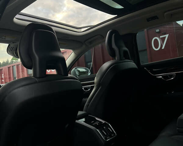 Сірий Вольво S90, об'ємом двигуна 2 л та пробігом 148 тис. км за 18999 $, фото 33 на Automoto.ua