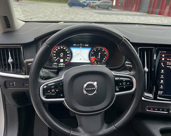 Сірий Вольво S90, об'ємом двигуна 2 л та пробігом 148 тис. км за 18999 $, фото 25 на Automoto.ua