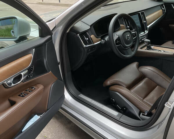 Серый Вольво С90, объемом двигателя 1.97 л и пробегом 48 тыс. км за 40000 $, фото 14 на Automoto.ua