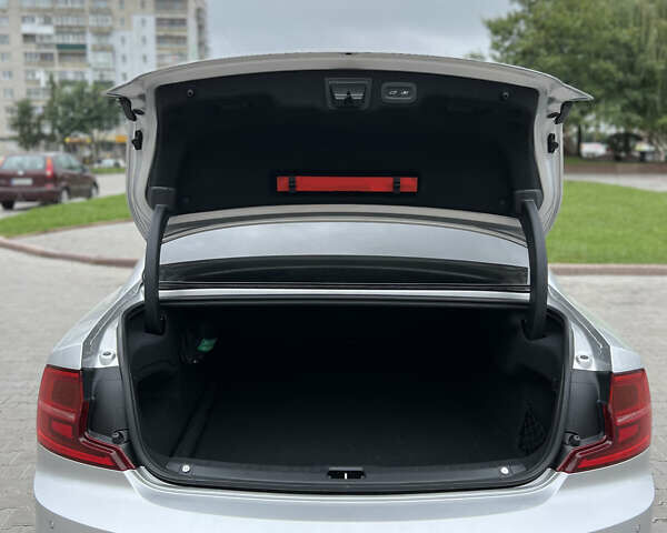 Серый Вольво С90, объемом двигателя 1.97 л и пробегом 48 тыс. км за 40000 $, фото 7 на Automoto.ua