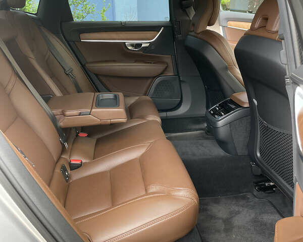 Серый Вольво С90, объемом двигателя 1.97 л и пробегом 48 тыс. км за 40000 $, фото 12 на Automoto.ua