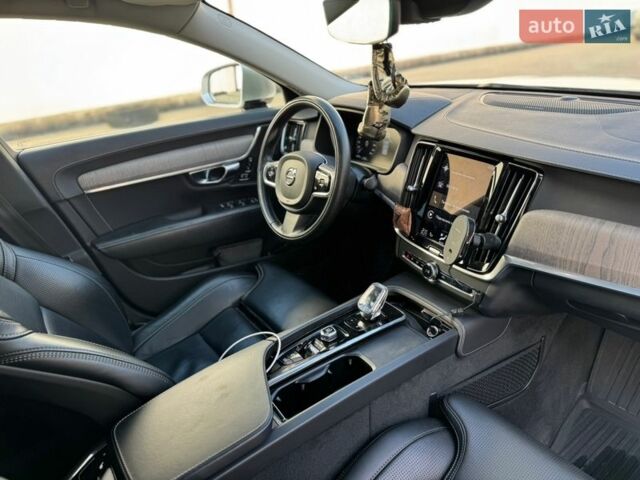 Серый Вольво С90, объемом двигателя 1.97 л и пробегом 170 тыс. км за 38999 $, фото 51 на Automoto.ua