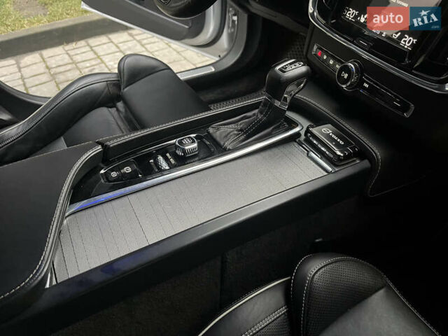 Серый Вольво С90, объемом двигателя 1.97 л и пробегом 114 тыс. км за 28500 $, фото 33 на Automoto.ua